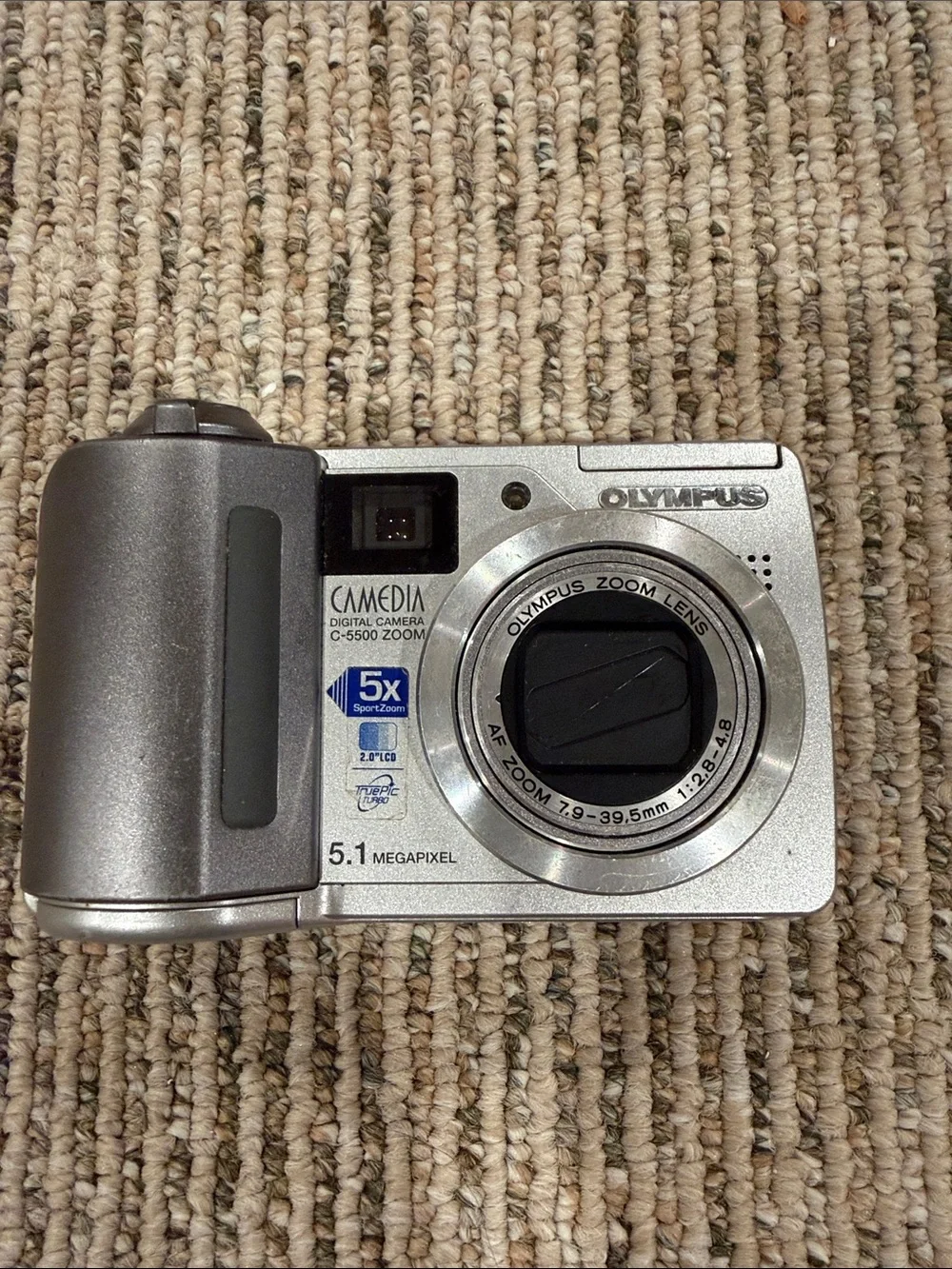Olympus Silver and Gray Camedia C-5500 Compact Digital Camera. - missing strap